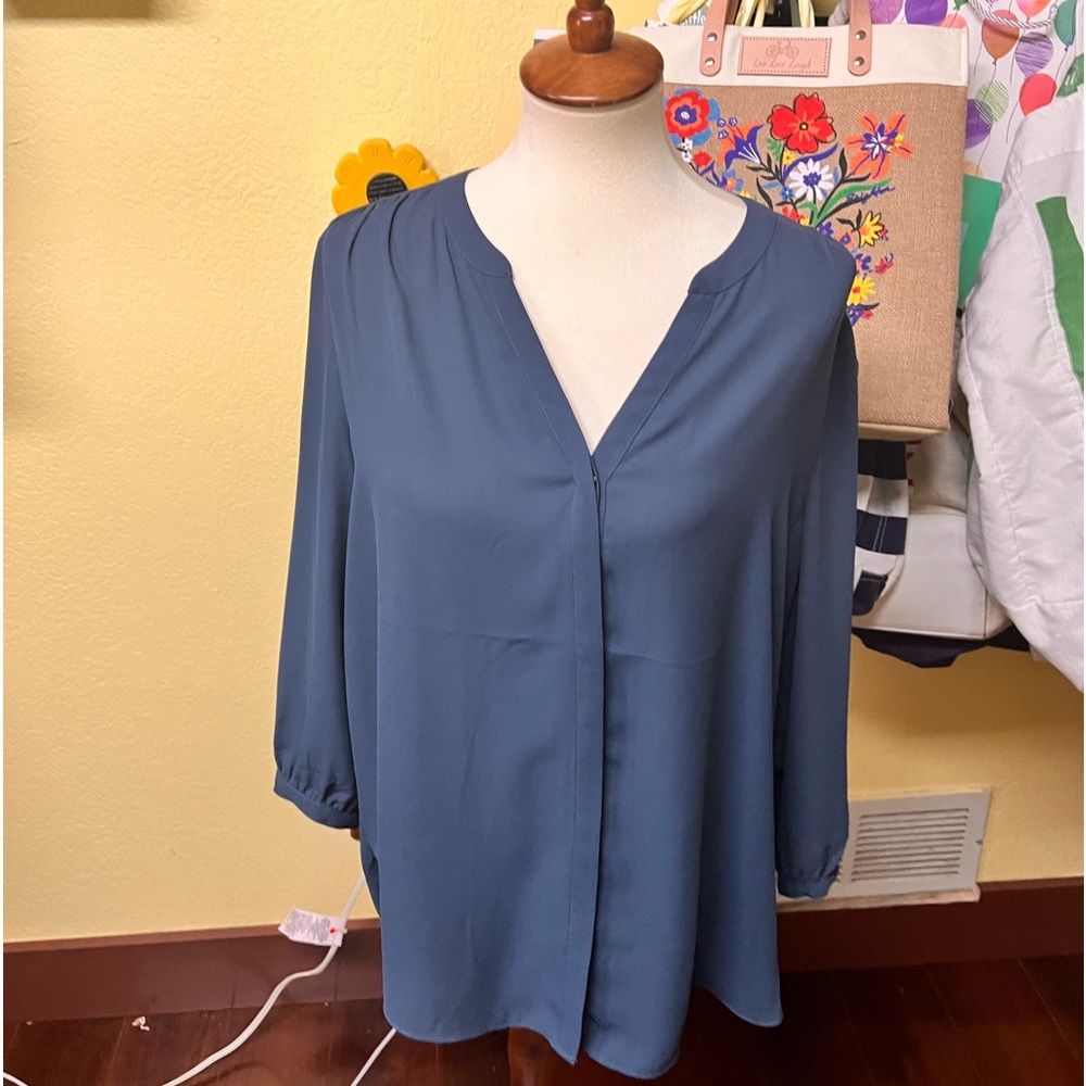 EUC 3/4 sleeved NYDJ Greenish Blue Blouse #YC27